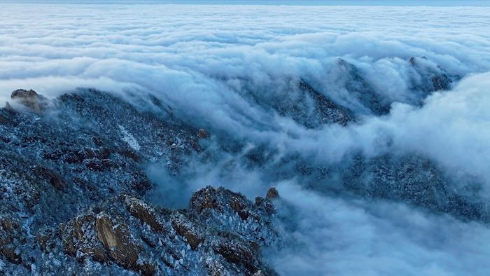 河南堯山：初雪新霽 云?？澙@